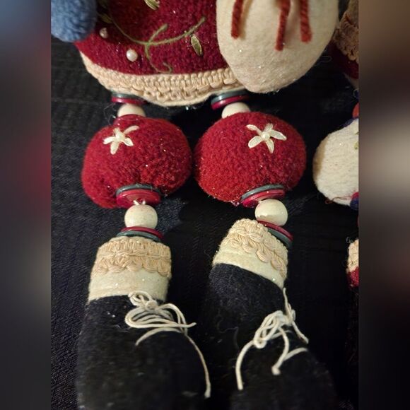 Set of 2 - Plush Santa & Snowman Sitting with Dangle Legs (Beads and Buttons) - Picture 6 of 7